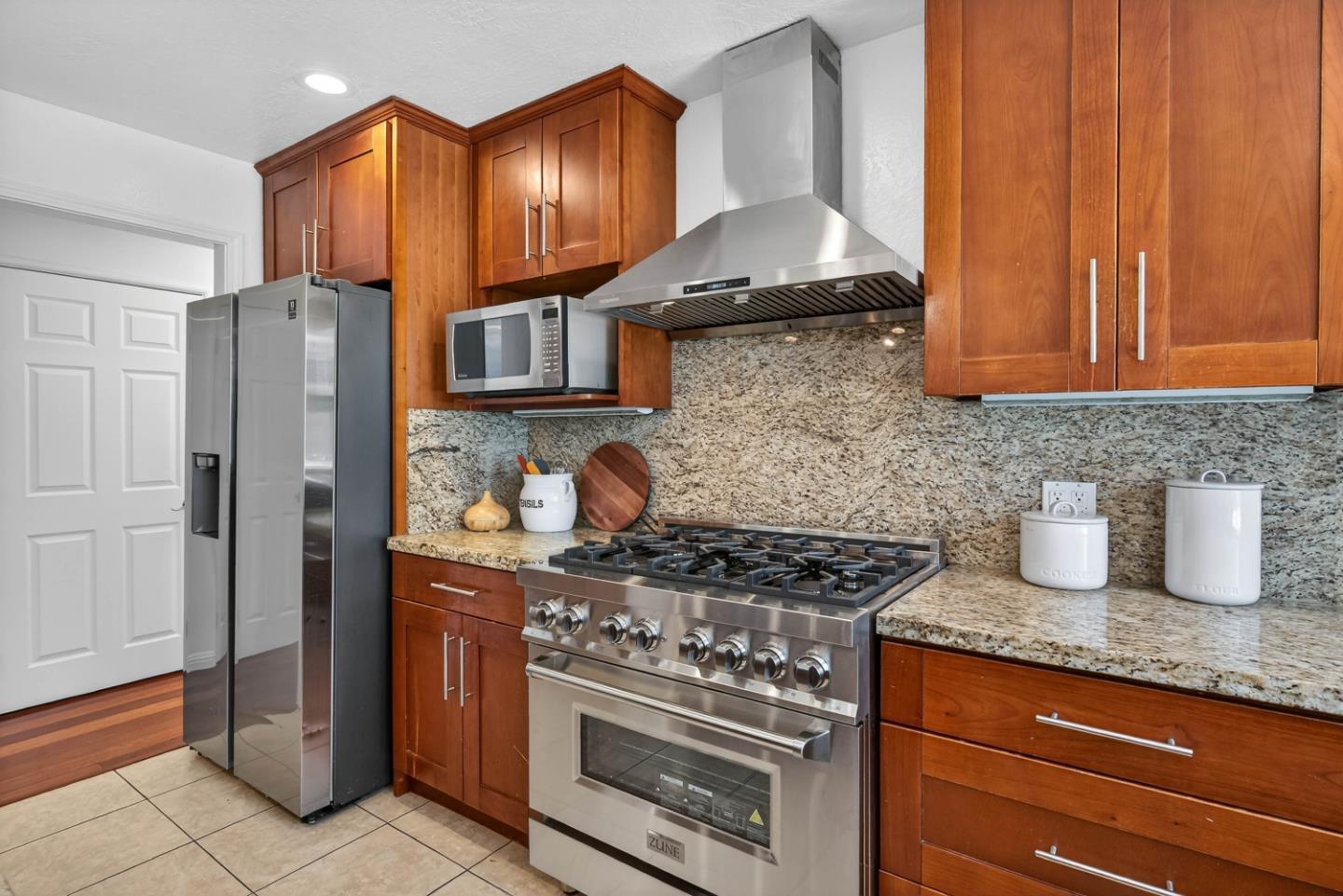 Detail Gallery Image 12 of 22 For 4162 Piper, San Jose,  CA 95117 - 3 Beds | 2 Baths