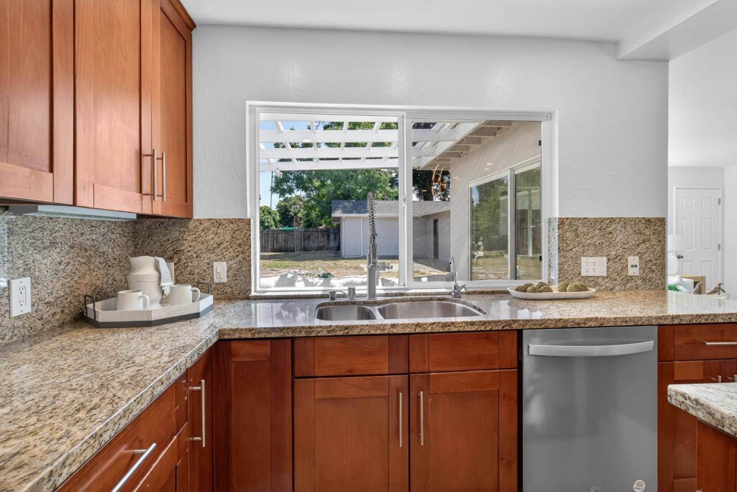 Detail Gallery Image 13 of 22 For 4162 Piper, San Jose,  CA 95117 - 3 Beds | 2 Baths