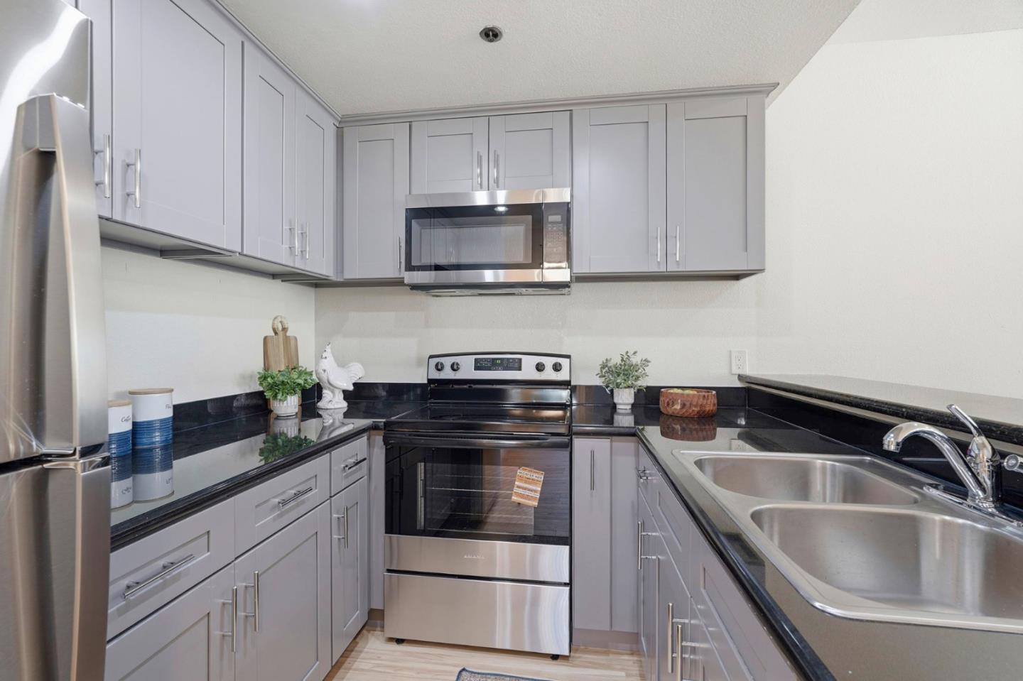 Detail Gallery Image 10 of 35 For 411 Park Ave #105,  San Jose,  CA 95110 - 2 Beds | 2 Baths