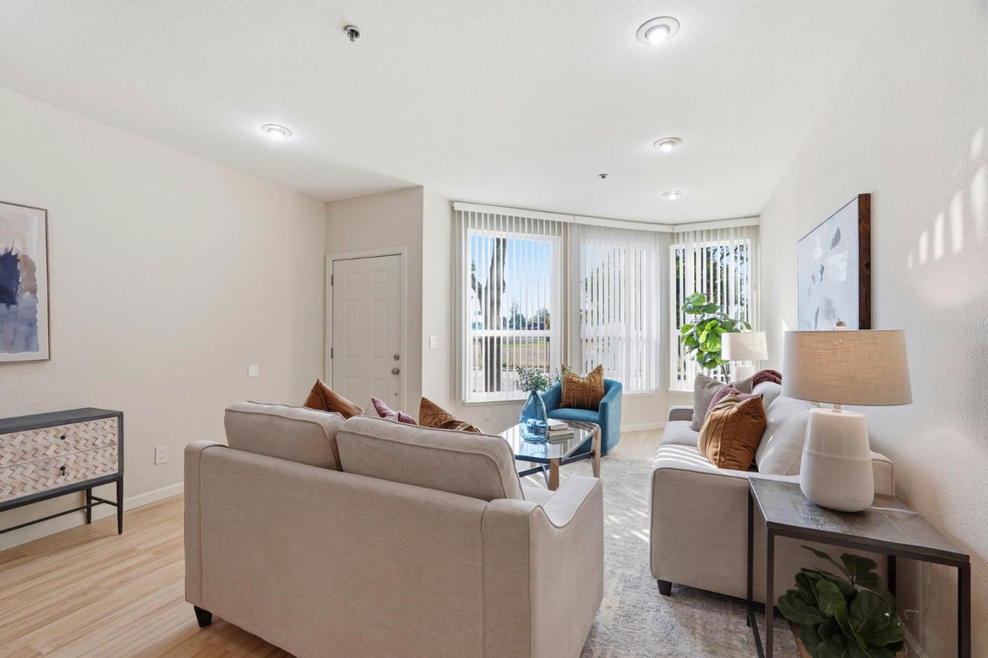 Detail Gallery Image 5 of 35 For 411 Park Ave #105,  San Jose,  CA 95110 - 2 Beds | 2 Baths