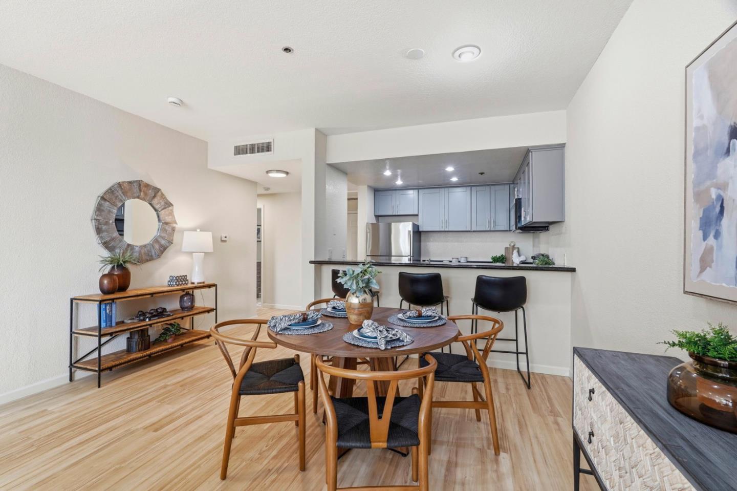 Detail Gallery Image 7 of 35 For 411 Park Ave #105,  San Jose,  CA 95110 - 2 Beds | 2 Baths