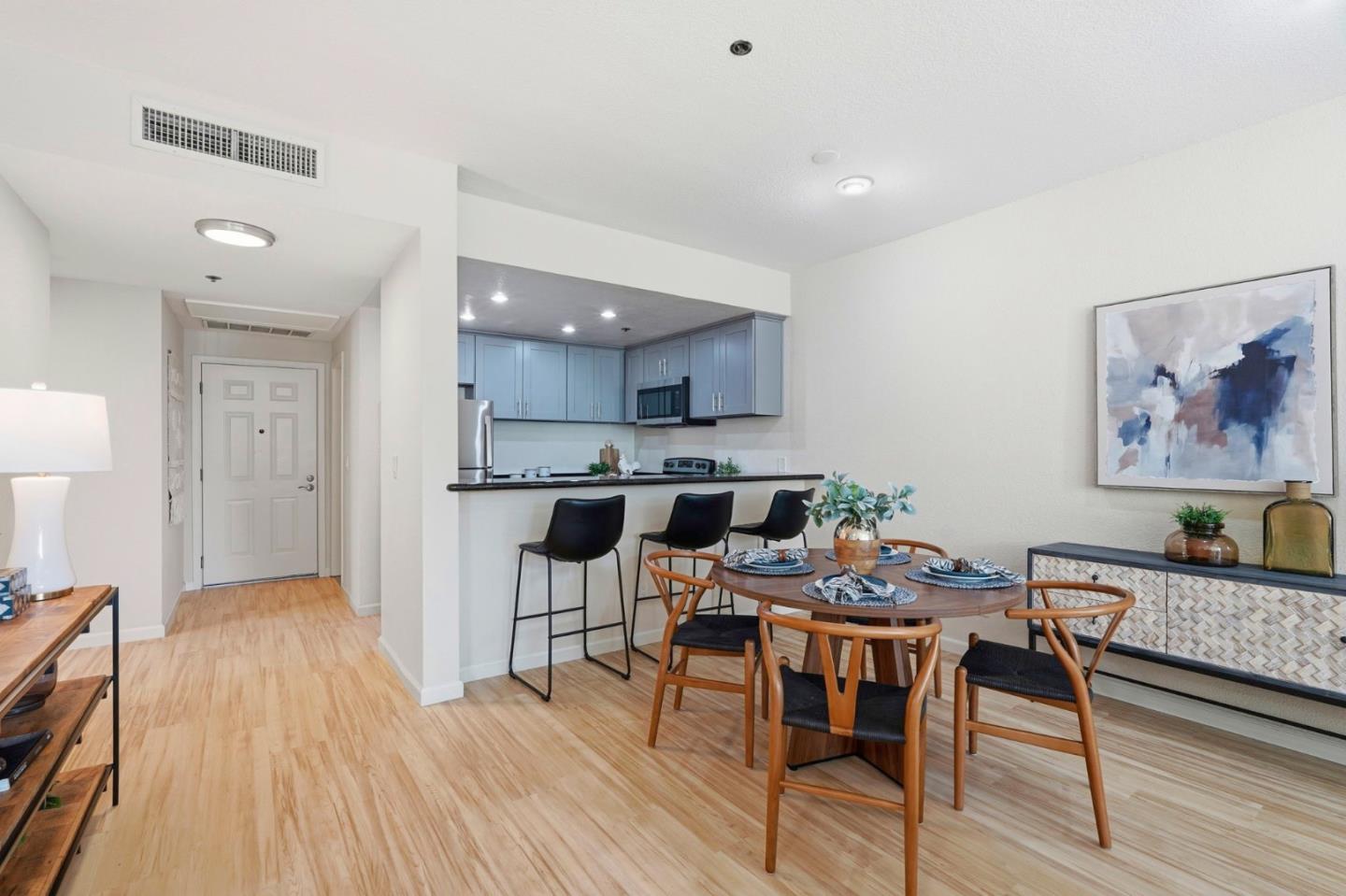 Detail Gallery Image 8 of 35 For 411 Park Ave #105,  San Jose,  CA 95110 - 2 Beds | 2 Baths