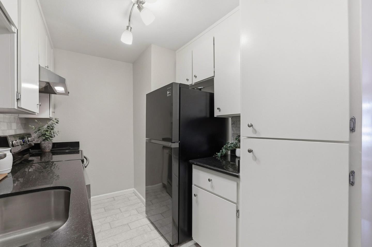 Detail Gallery Image 9 of 39 For 309 Tradewinds Dr #10,  San Jose,  CA 95123 - 1 Beds | 1 Baths