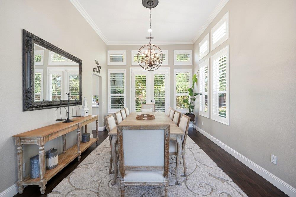 Detail Gallery Image 10 of 60 For 1260 Brook View Ct, Hollister,  CA 95023 - 5 Beds | 3/1 Baths