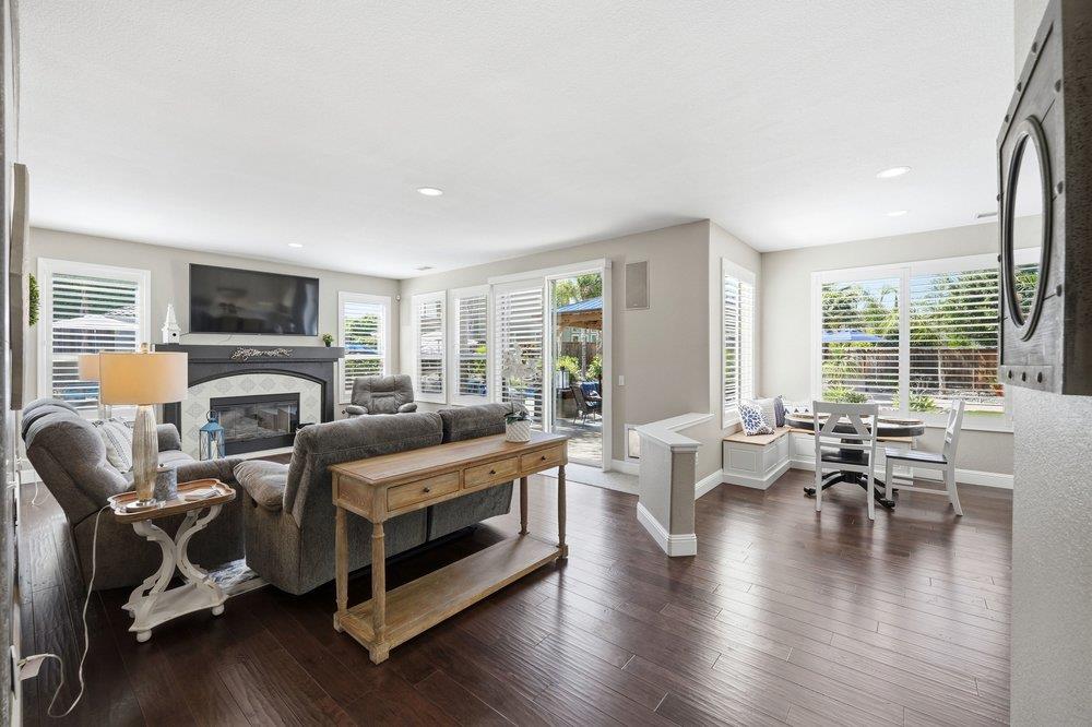 Detail Gallery Image 16 of 60 For 1260 Brook View Ct, Hollister,  CA 95023 - 5 Beds | 3/1 Baths