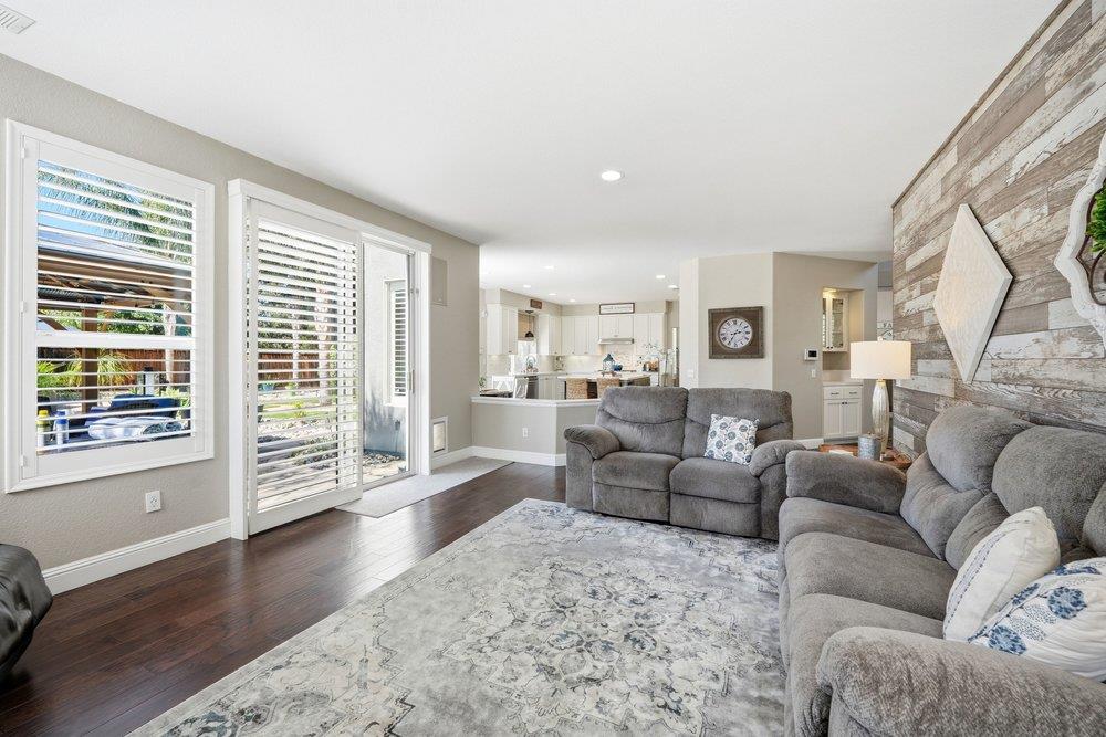 Detail Gallery Image 18 of 60 For 1260 Brook View Ct, Hollister,  CA 95023 - 5 Beds | 3/1 Baths