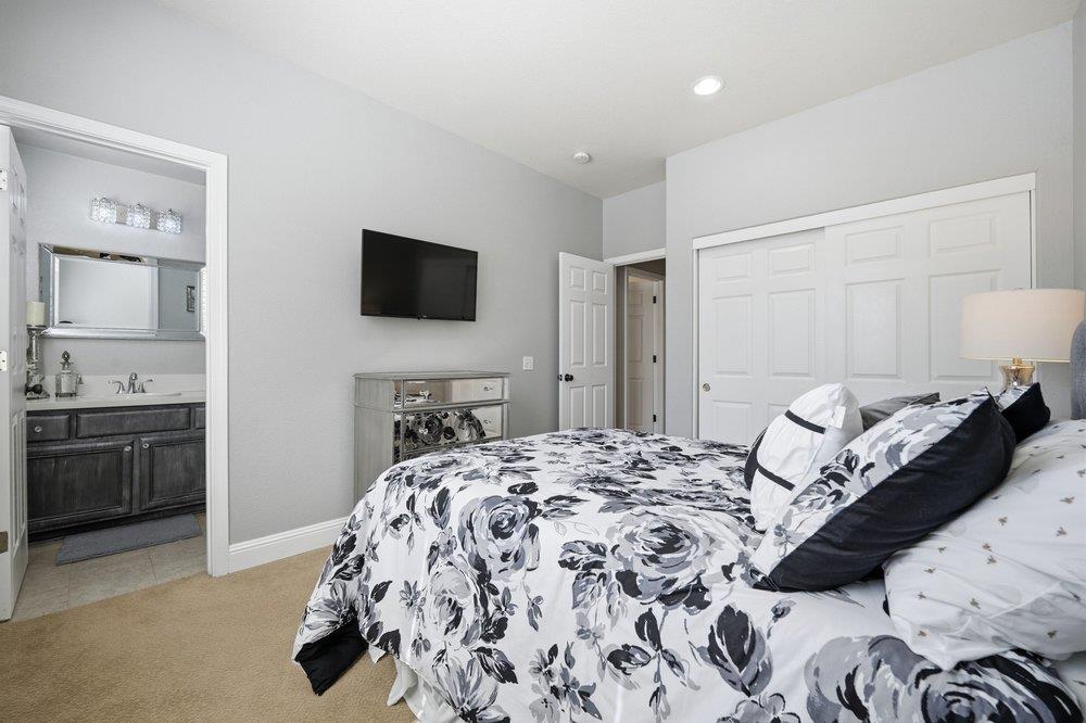 Detail Gallery Image 20 of 60 For 1260 Brook View Ct, Hollister,  CA 95023 - 5 Beds | 3/1 Baths