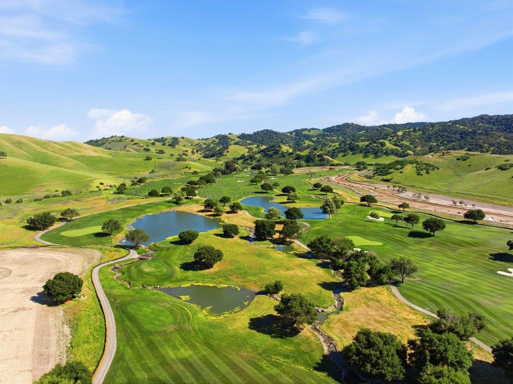 Detail Gallery Image 53 of 60 For 1260 Brook View Ct, Hollister,  CA 95023 - 5 Beds | 3/1 Baths