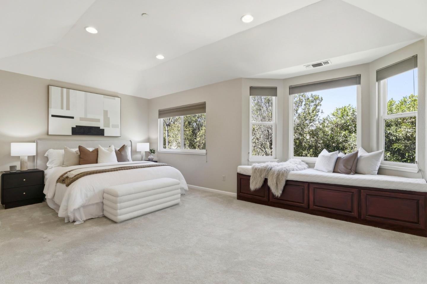 Detail Gallery Image 13 of 35 For 569 Cherrywood Dr, Sunnyvale,  CA 94087 - 4 Beds | 2/1 Baths