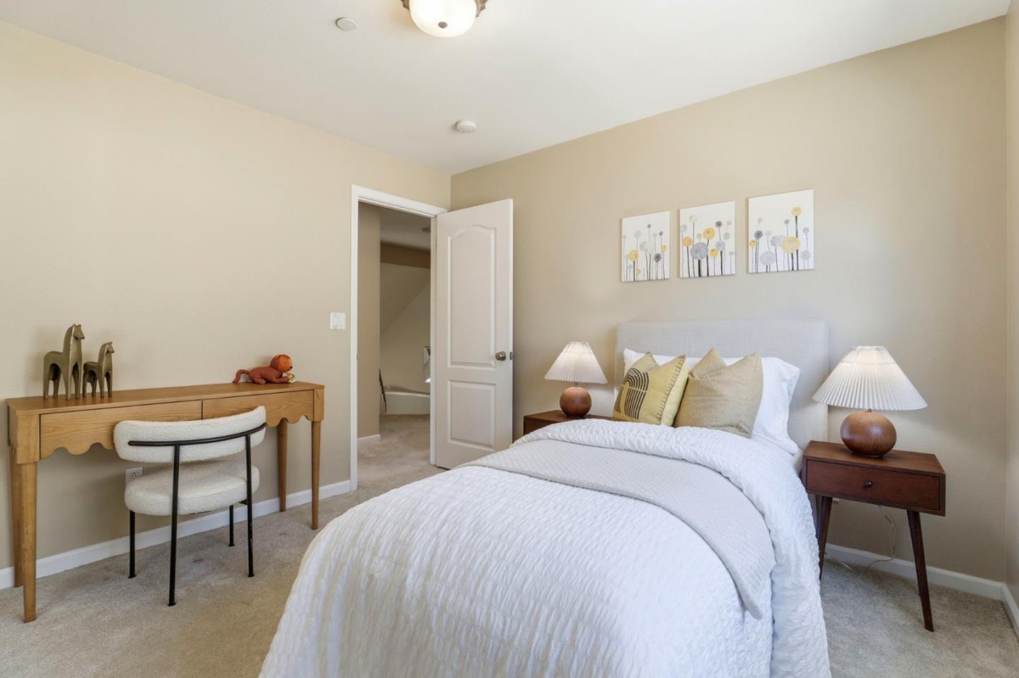 Detail Gallery Image 18 of 35 For 569 Cherrywood Dr, Sunnyvale,  CA 94087 - 4 Beds | 2/1 Baths