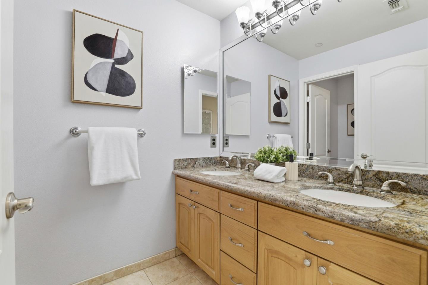 Detail Gallery Image 19 of 35 For 569 Cherrywood Dr, Sunnyvale,  CA 94087 - 4 Beds | 2/1 Baths