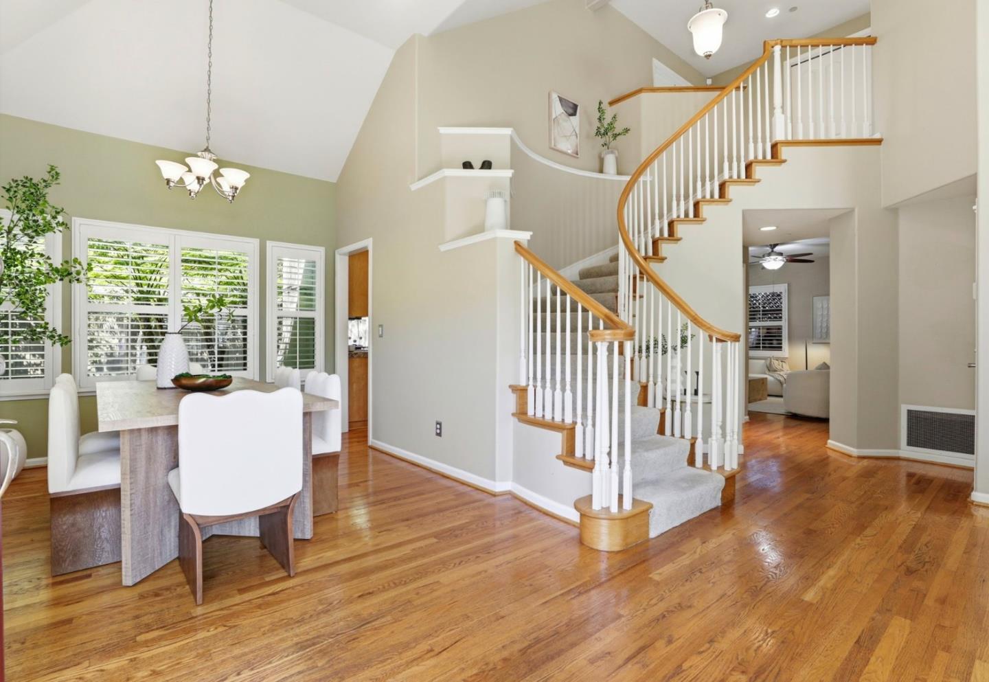 Detail Gallery Image 2 of 35 For 569 Cherrywood Dr, Sunnyvale,  CA 94087 - 4 Beds | 2/1 Baths