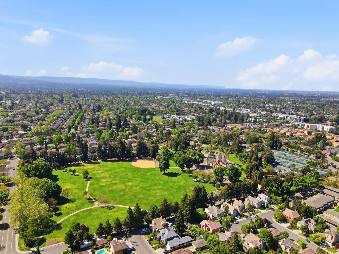 Detail Gallery Image 32 of 35 For 569 Cherrywood Dr, Sunnyvale,  CA 94087 - 4 Beds | 2/1 Baths