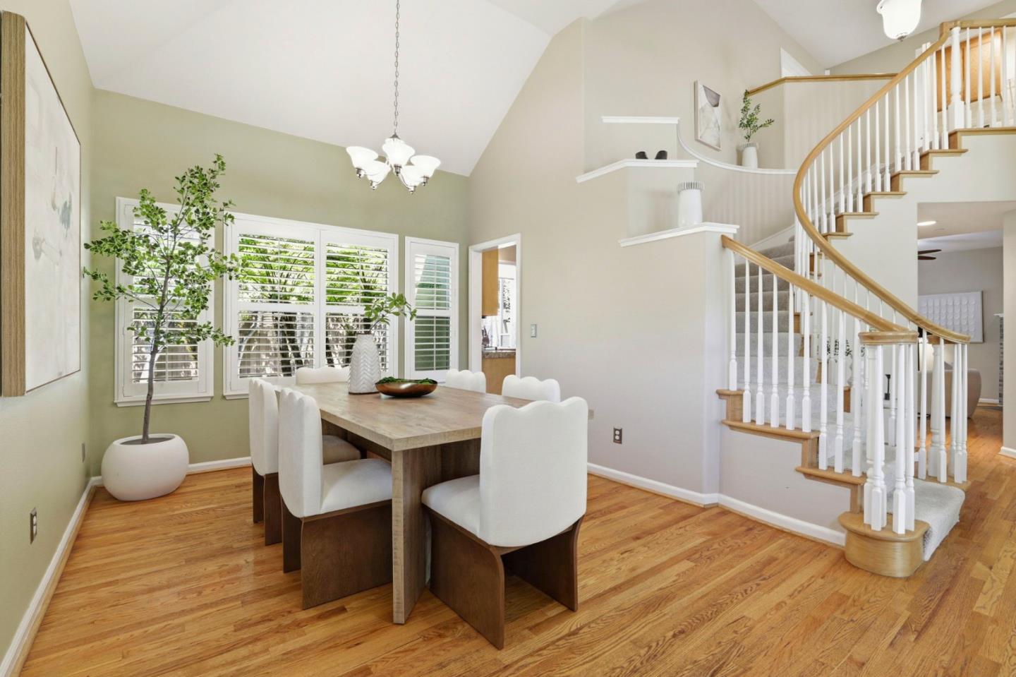 Detail Gallery Image 5 of 35 For 569 Cherrywood Dr, Sunnyvale,  CA 94087 - 4 Beds | 2/1 Baths