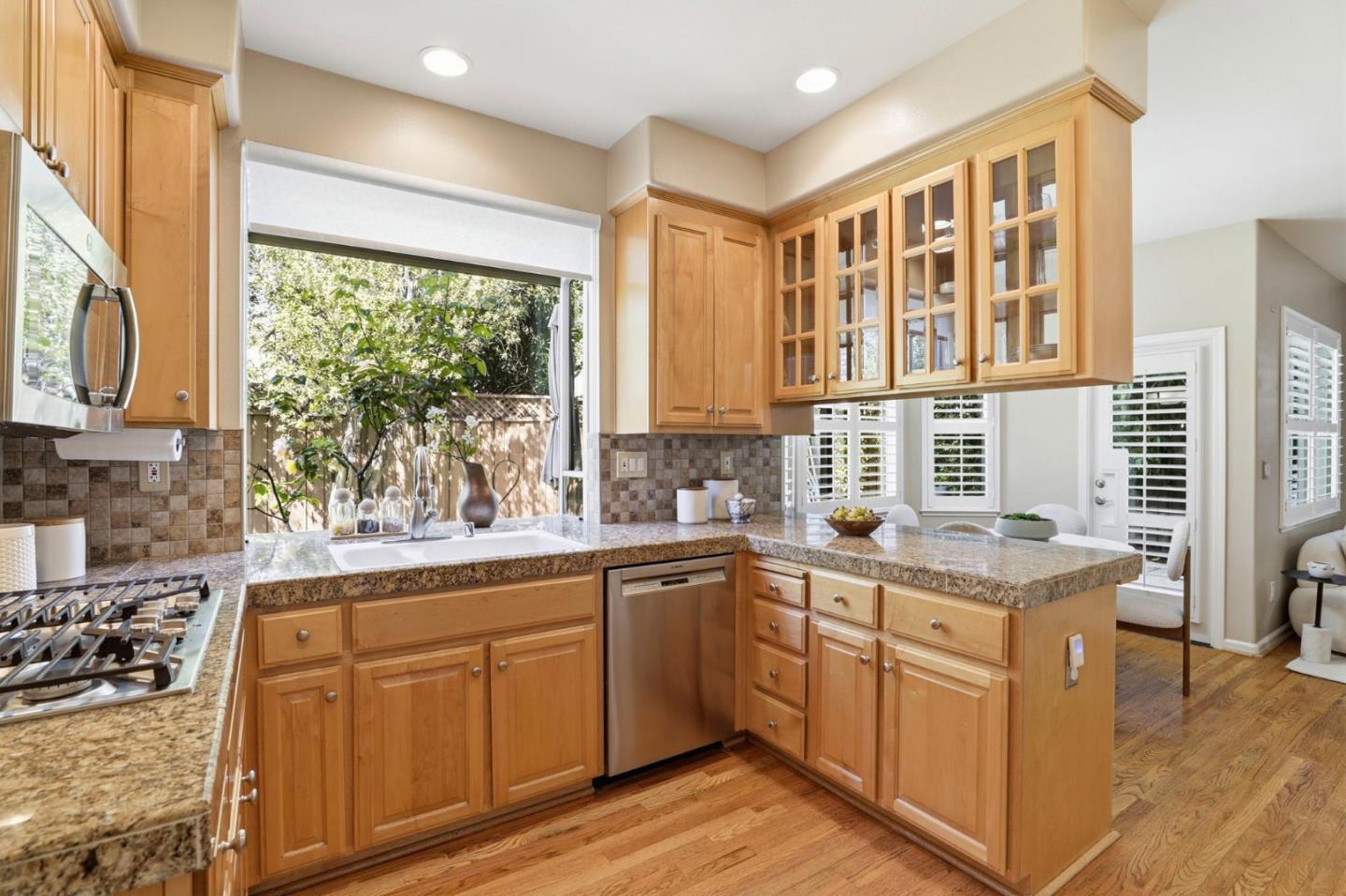 Detail Gallery Image 6 of 35 For 569 Cherrywood Dr, Sunnyvale,  CA 94087 - 4 Beds | 2/1 Baths