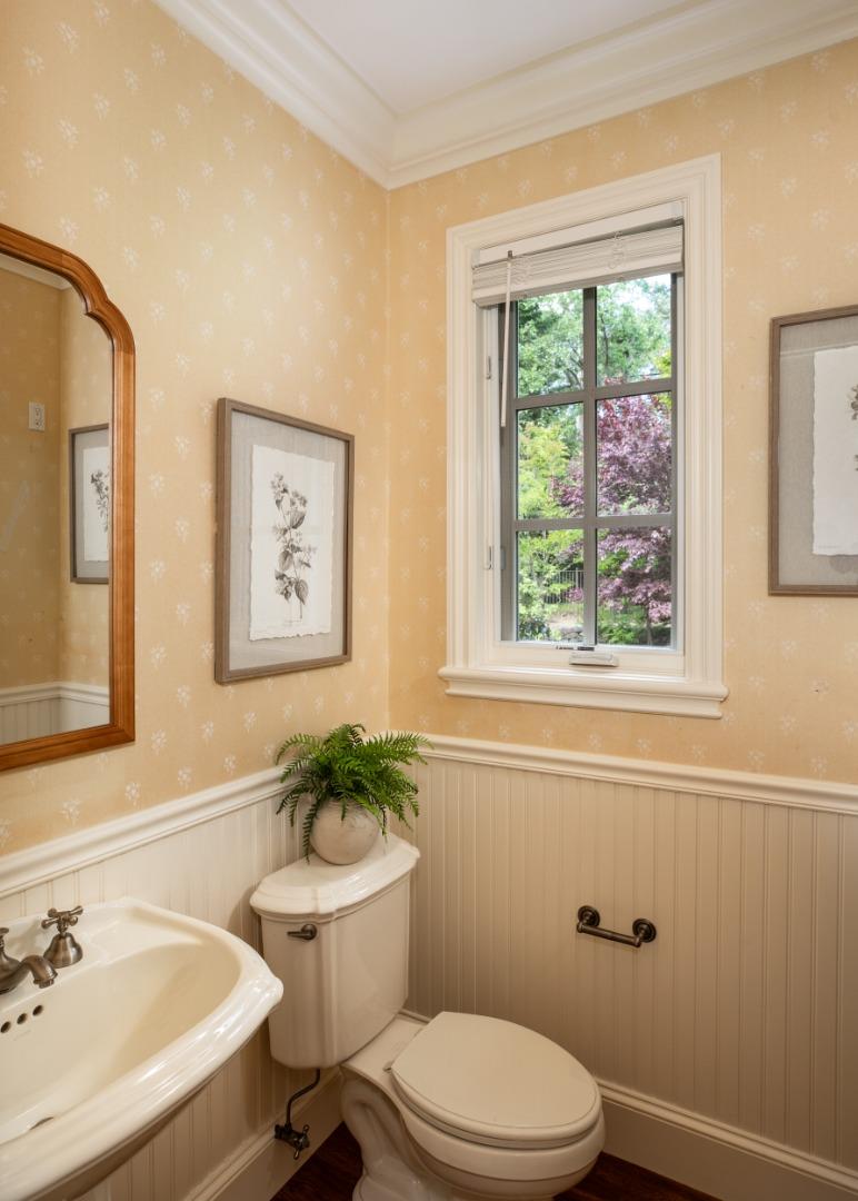 Detail Gallery Image 17 of 44 For 25550 Moody Rd, Los Altos Hills,  CA 94022 - 5 Beds | 4/1 Baths