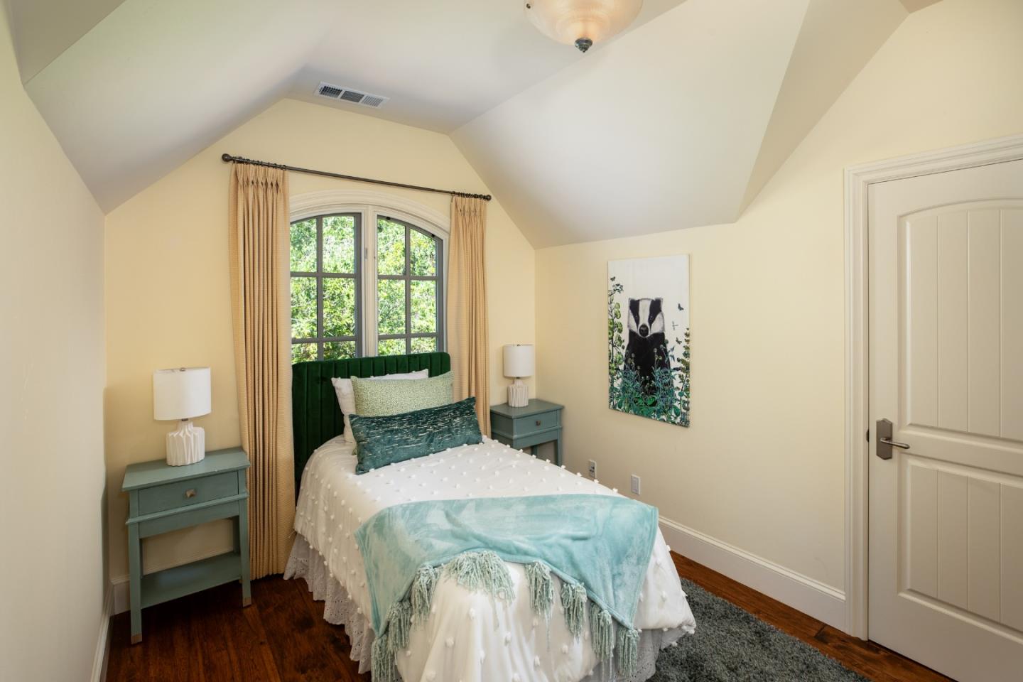 Detail Gallery Image 22 of 44 For 25550 Moody Rd, Los Altos Hills,  CA 94022 - 5 Beds | 4/1 Baths