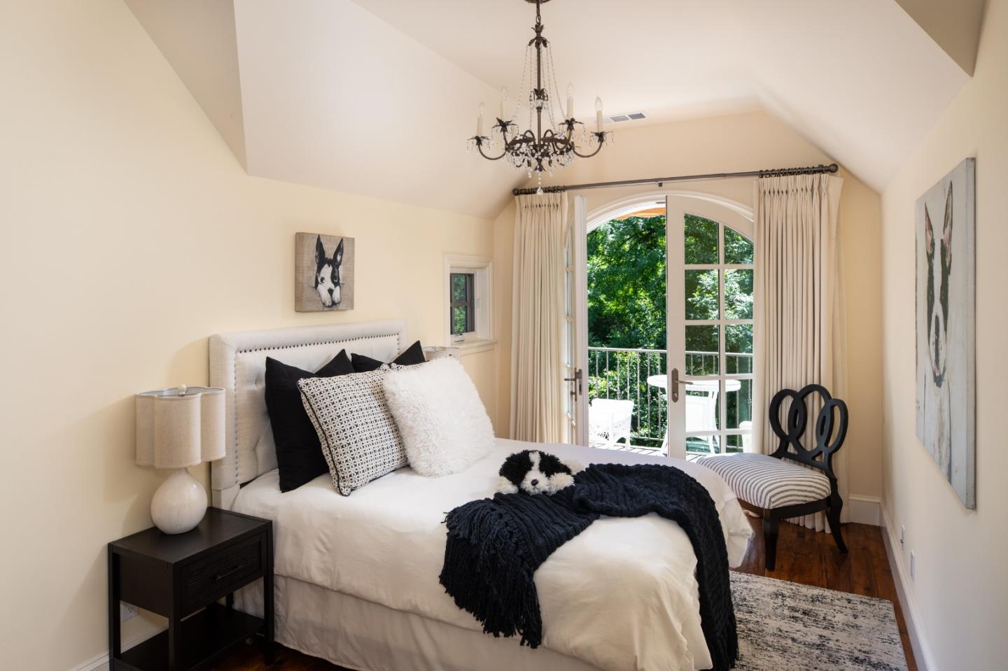 Detail Gallery Image 24 of 44 For 25550 Moody Rd, Los Altos Hills,  CA 94022 - 5 Beds | 4/1 Baths