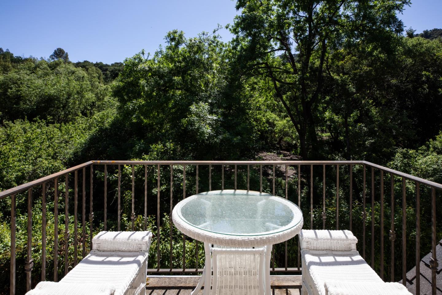 Detail Gallery Image 25 of 44 For 25550 Moody Rd, Los Altos Hills,  CA 94022 - 5 Beds | 4/1 Baths