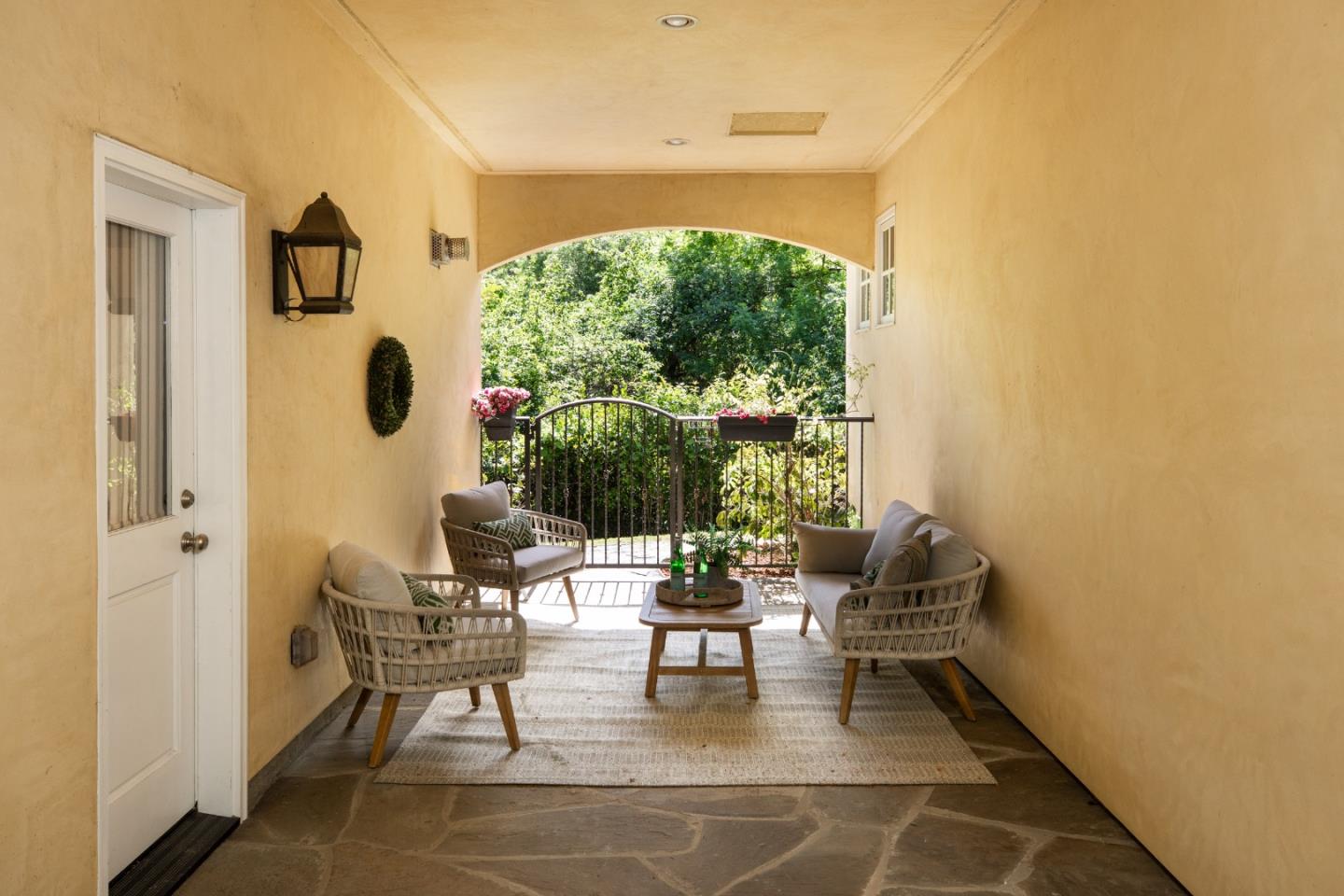 Detail Gallery Image 31 of 44 For 25550 Moody Rd, Los Altos Hills,  CA 94022 - 5 Beds | 4/1 Baths