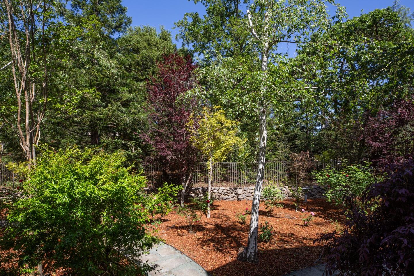 Detail Gallery Image 32 of 44 For 25550 Moody Rd, Los Altos Hills,  CA 94022 - 5 Beds | 4/1 Baths