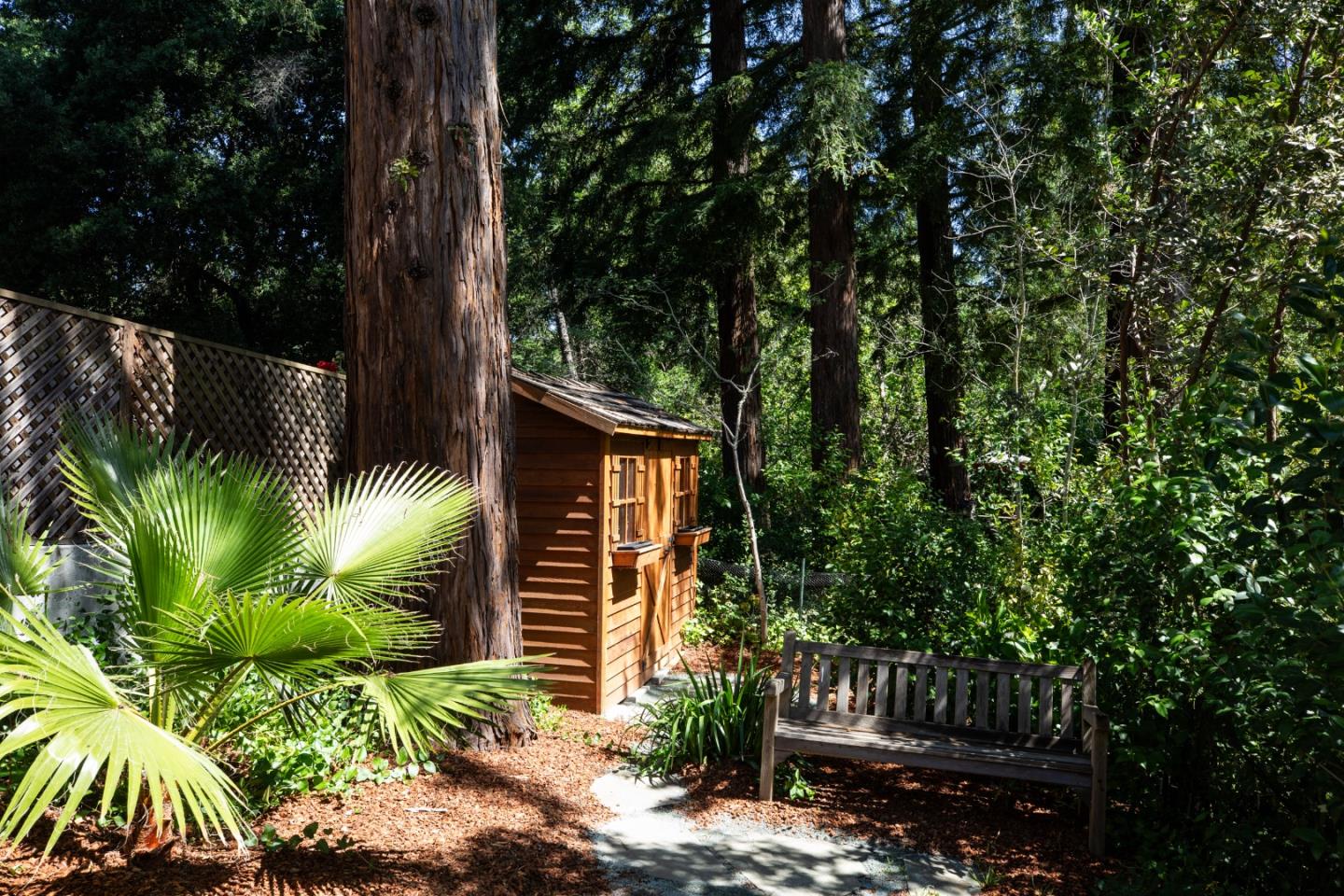 Detail Gallery Image 37 of 44 For 25550 Moody Rd, Los Altos Hills,  CA 94022 - 5 Beds | 4/1 Baths