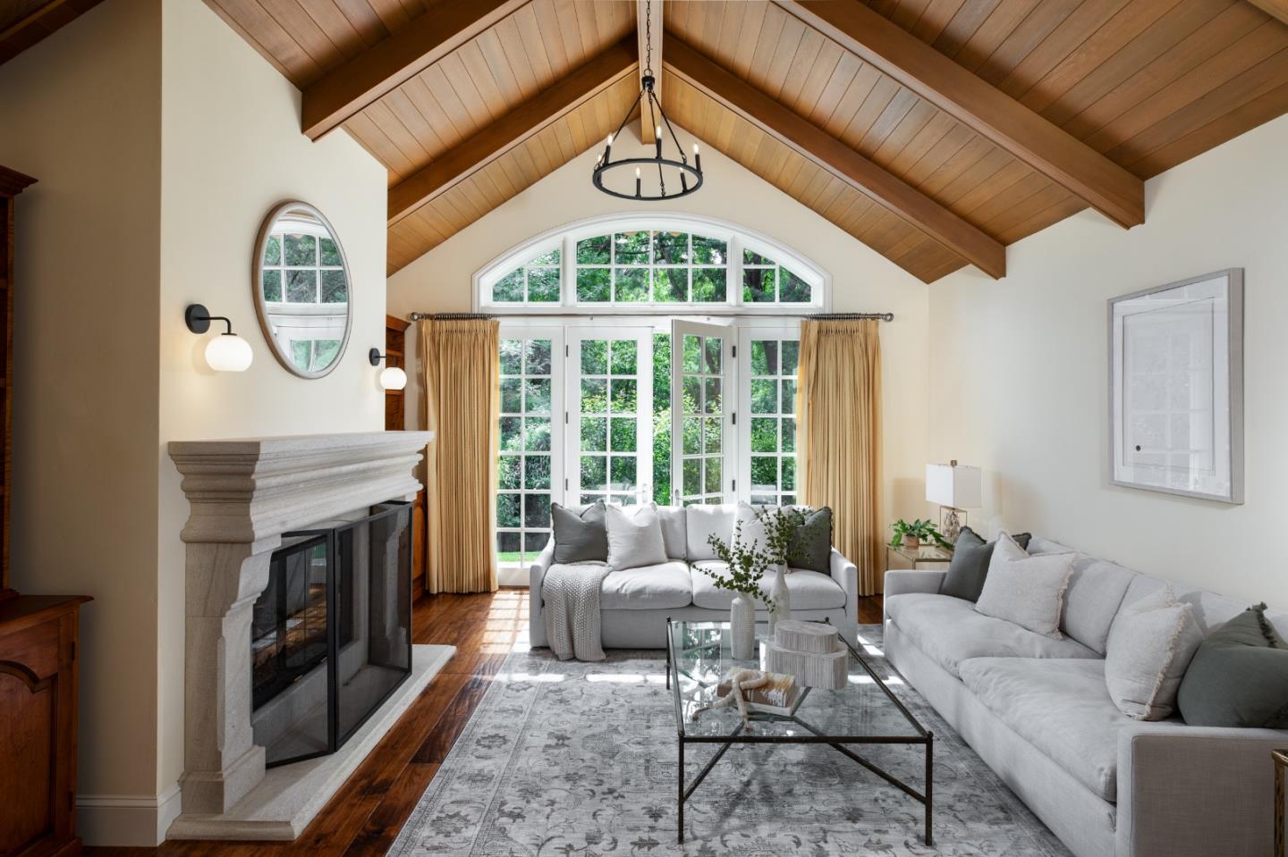 Detail Gallery Image 4 of 44 For 25550 Moody Rd, Los Altos Hills,  CA 94022 - 5 Beds | 4/1 Baths