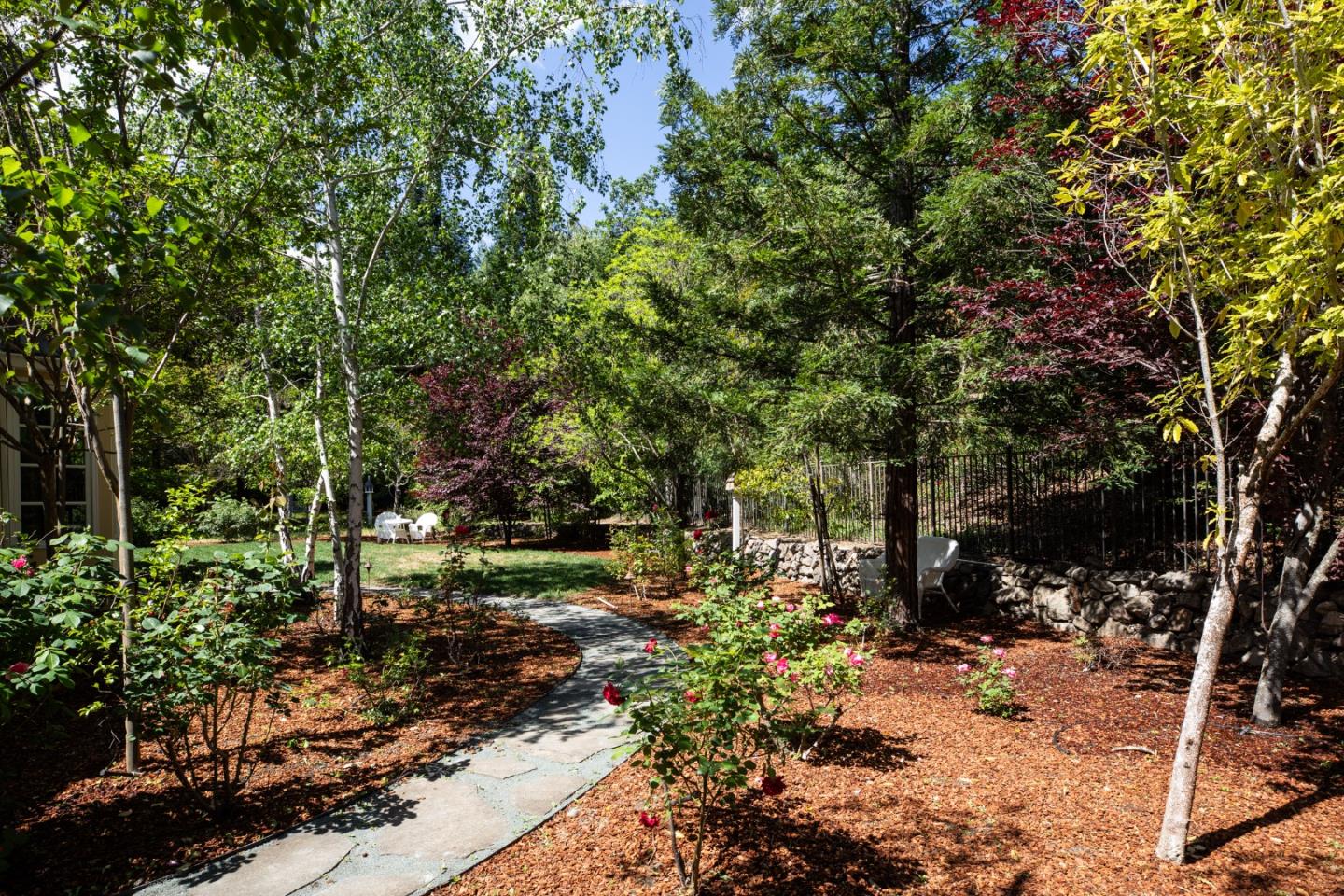 Detail Gallery Image 40 of 44 For 25550 Moody Rd, Los Altos Hills,  CA 94022 - 5 Beds | 4/1 Baths