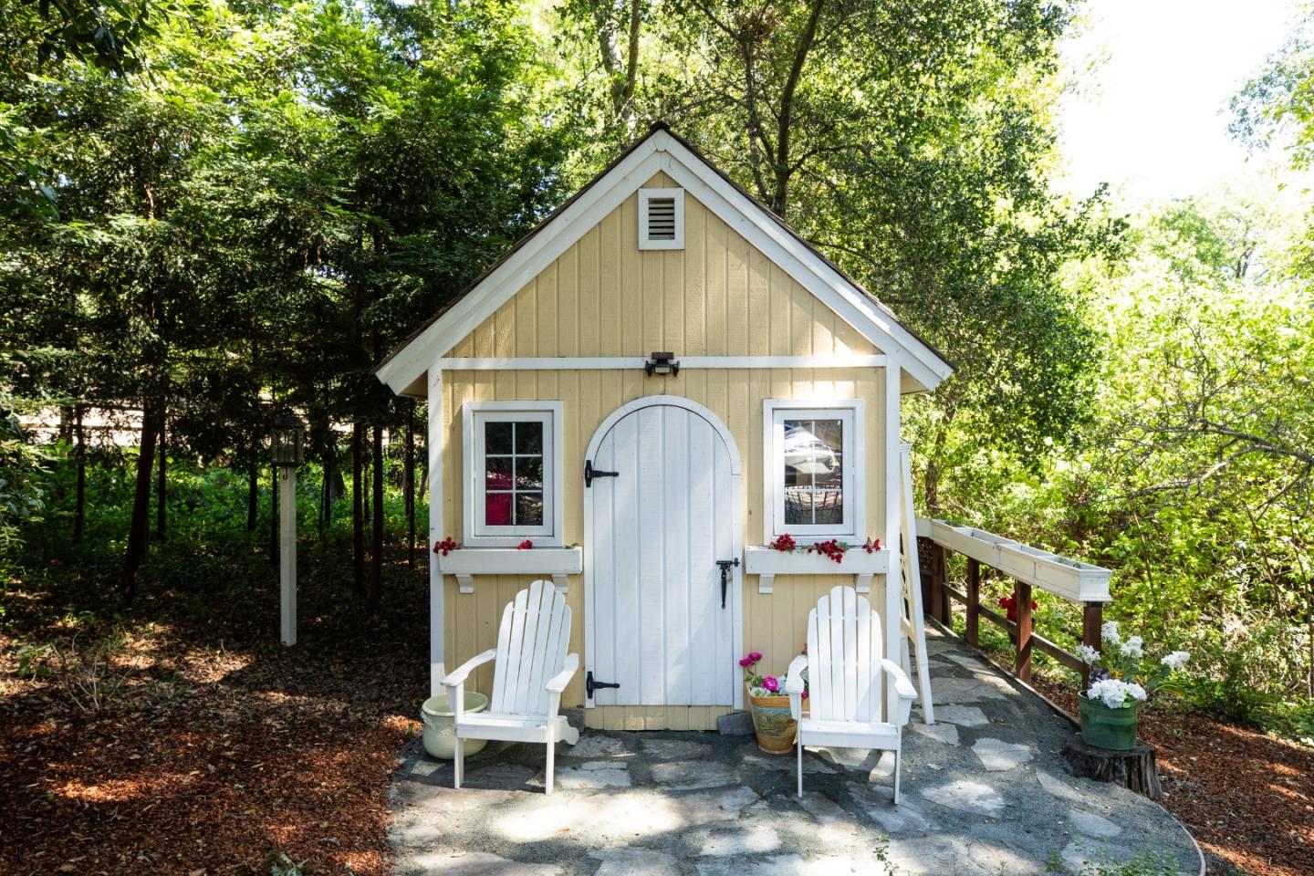 Detail Gallery Image 42 of 44 For 25550 Moody Rd, Los Altos Hills,  CA 94022 - 5 Beds | 4/1 Baths