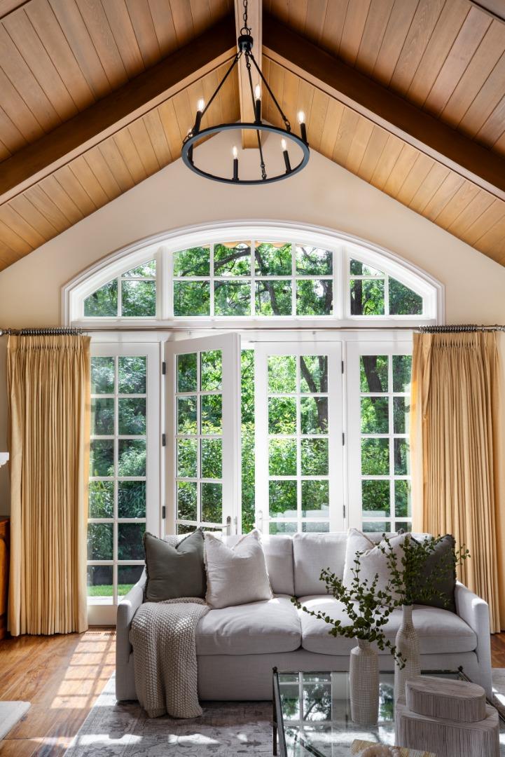 Detail Gallery Image 5 of 44 For 25550 Moody Rd, Los Altos Hills,  CA 94022 - 5 Beds | 4/1 Baths