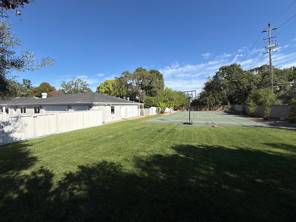 Detail Gallery Image 26 of 31 For 2 Callado, Atherton,  CA 94027 - 5 Beds | 5 Baths