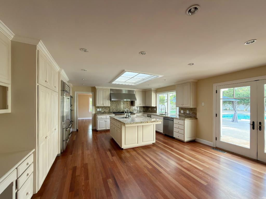 Detail Gallery Image 5 of 31 For 2 Callado, Atherton,  CA 94027 - 5 Beds | 5 Baths