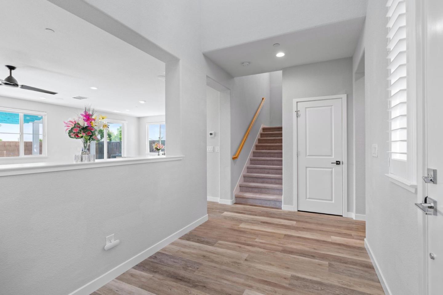 Detail Gallery Image 19 of 44 For 2360 Aerostar Way, Sacramento,  CA 95834 - 4 Beds | 3 Baths