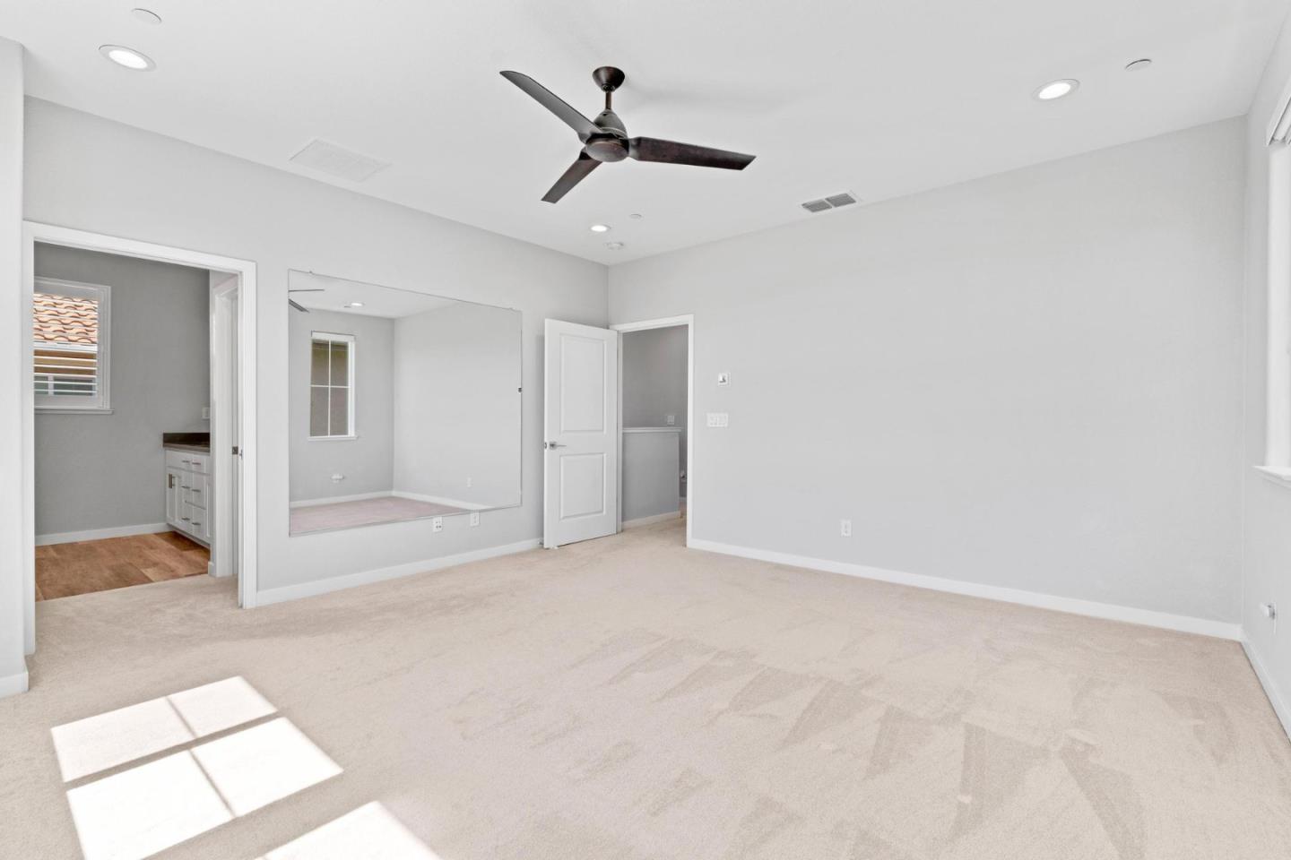 Detail Gallery Image 22 of 44 For 2360 Aerostar Way, Sacramento,  CA 95834 - 4 Beds | 3 Baths