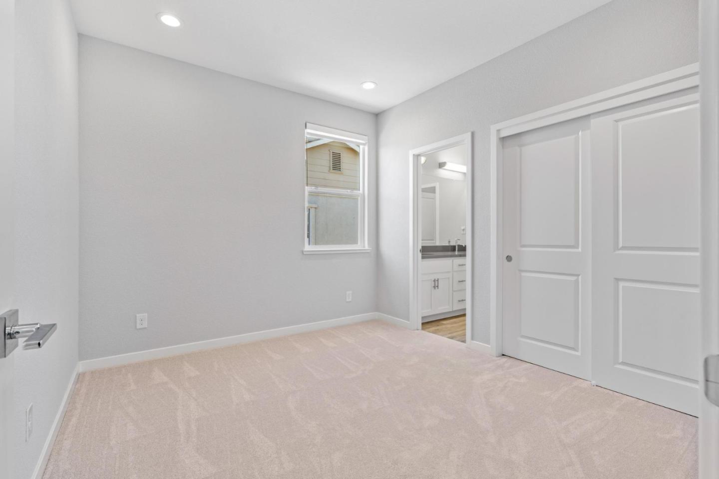 Detail Gallery Image 27 of 44 For 2360 Aerostar Way, Sacramento,  CA 95834 - 4 Beds | 3 Baths