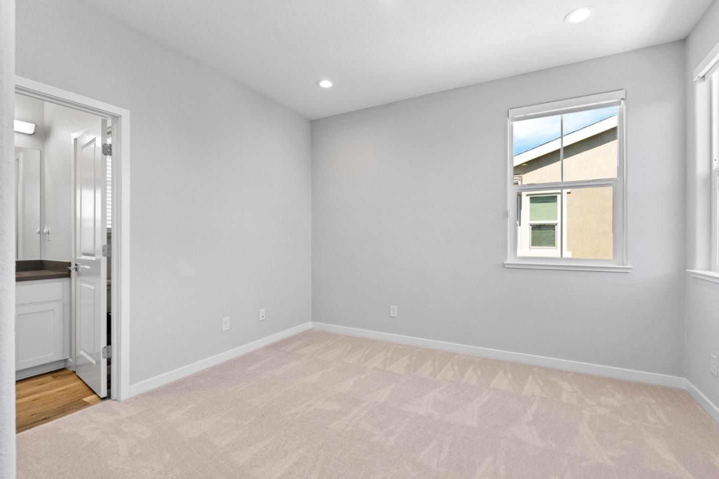 Detail Gallery Image 30 of 44 For 2360 Aerostar Way, Sacramento,  CA 95834 - 4 Beds | 3 Baths