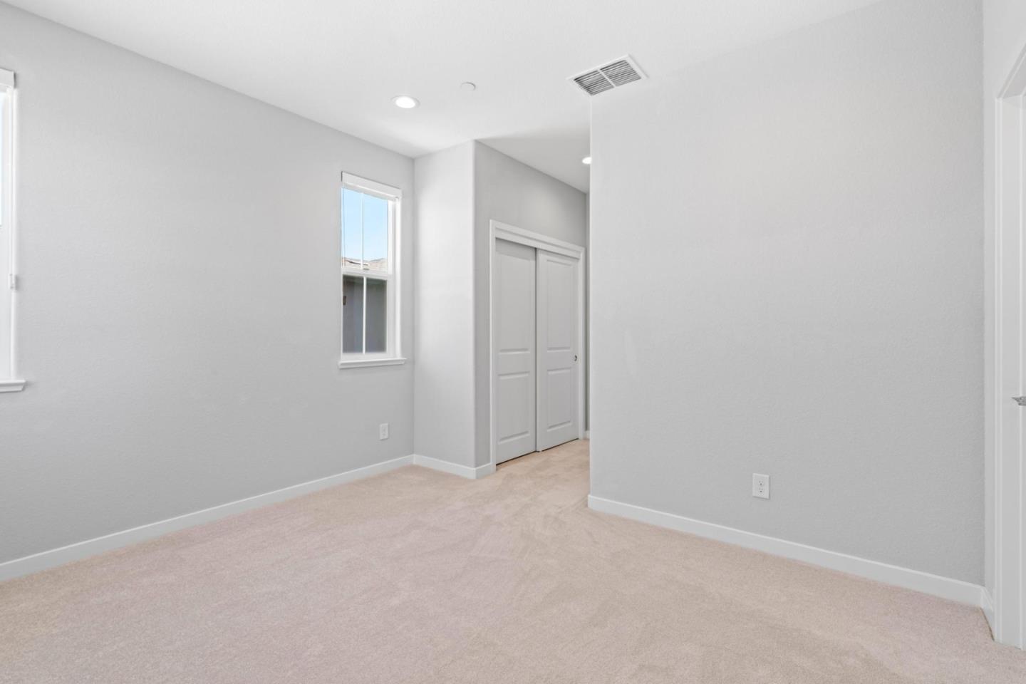 Detail Gallery Image 31 of 44 For 2360 Aerostar Way, Sacramento,  CA 95834 - 4 Beds | 3 Baths