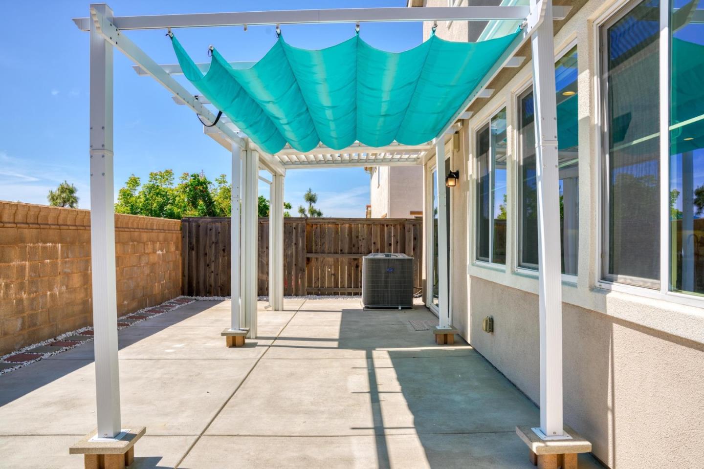 Detail Gallery Image 36 of 44 For 2360 Aerostar Way, Sacramento,  CA 95834 - 4 Beds | 3 Baths