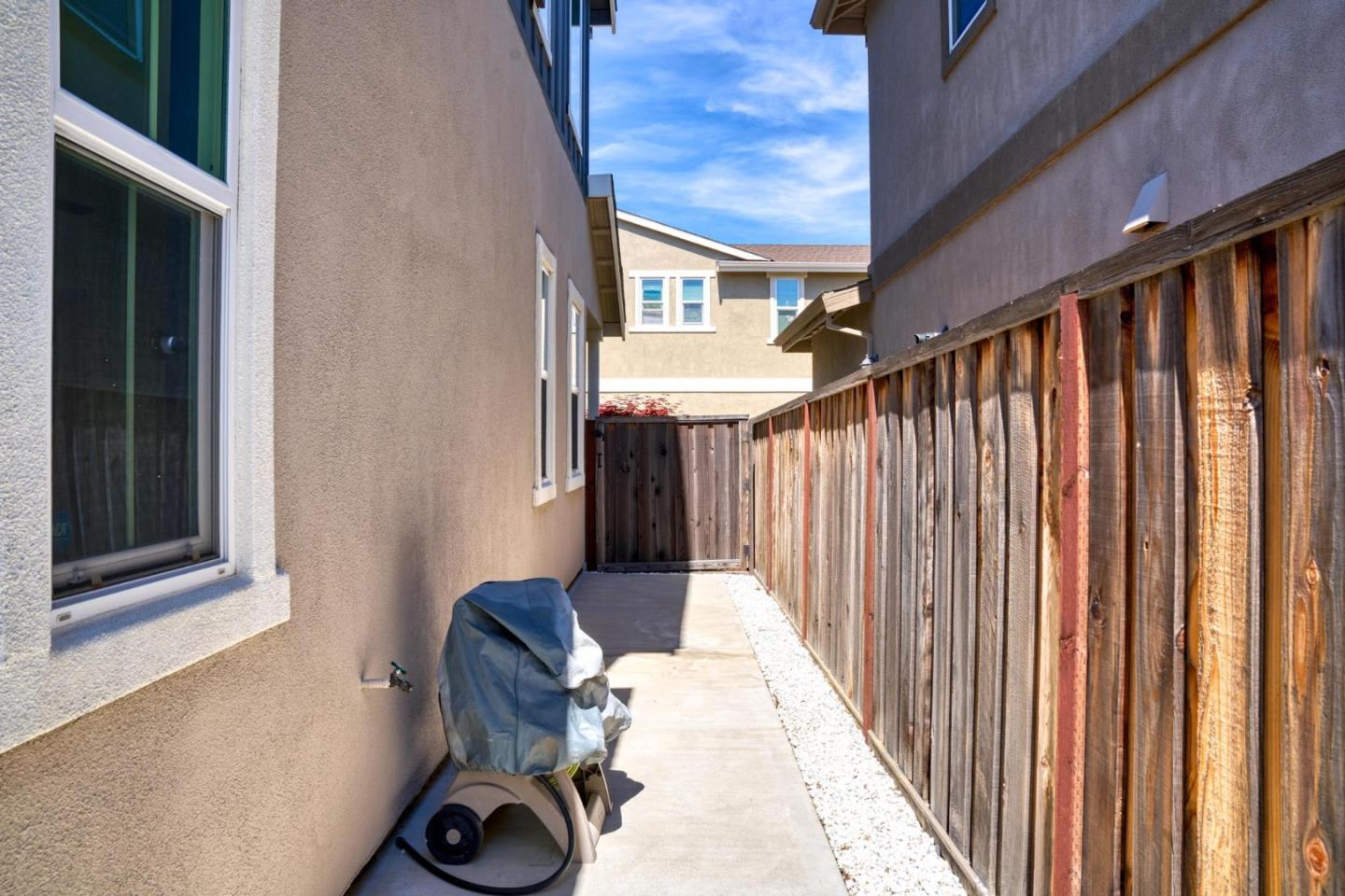 Detail Gallery Image 39 of 44 For 2360 Aerostar Way, Sacramento,  CA 95834 - 4 Beds | 3 Baths