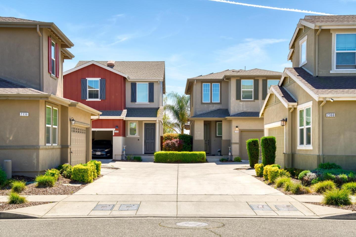 Detail Gallery Image 4 of 44 For 2360 Aerostar Way, Sacramento,  CA 95834 - 4 Beds | 3 Baths