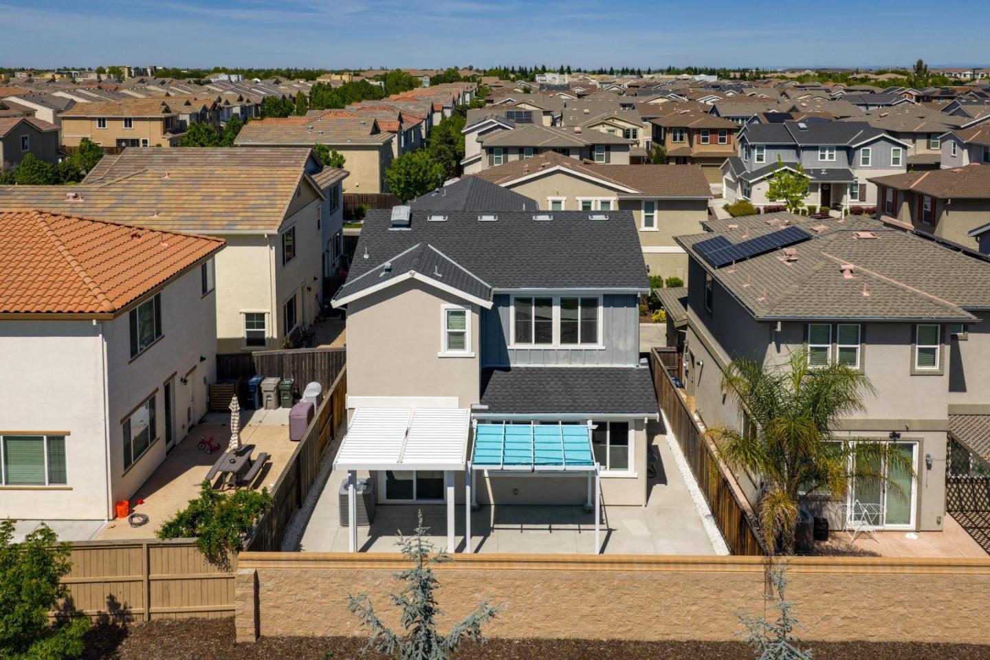 Detail Gallery Image 40 of 44 For 2360 Aerostar Way, Sacramento,  CA 95834 - 4 Beds | 3 Baths