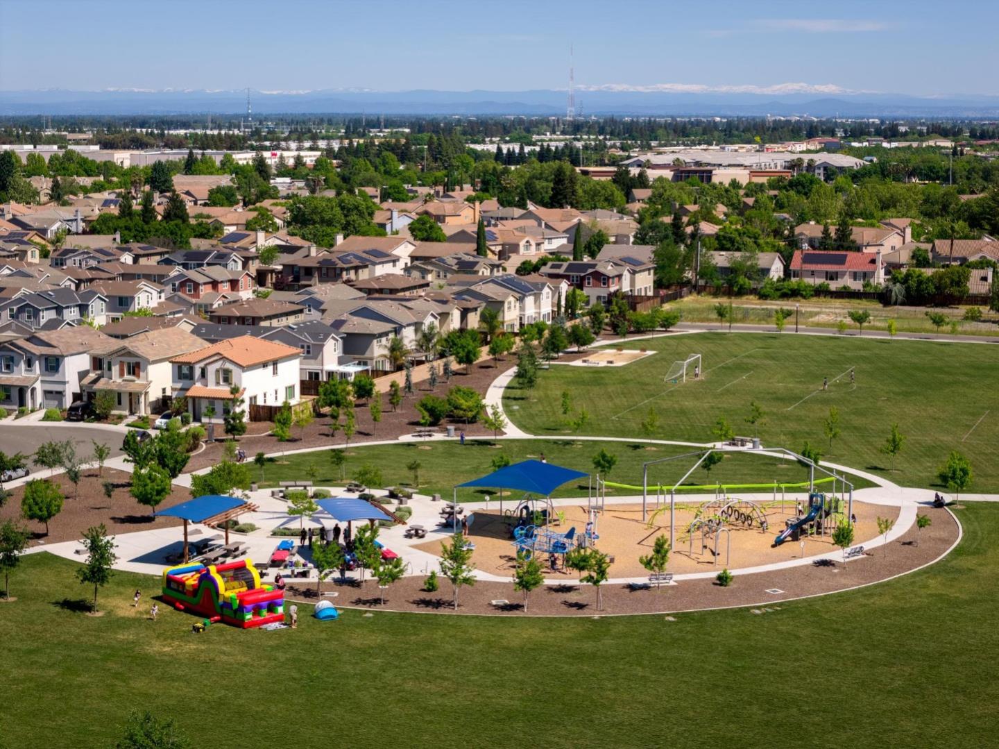 Detail Gallery Image 42 of 44 For 2360 Aerostar Way, Sacramento,  CA 95834 - 4 Beds | 3 Baths