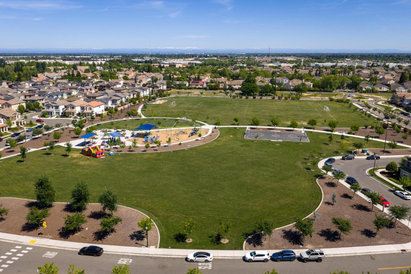 Detail Gallery Image 43 of 44 For 2360 Aerostar Way, Sacramento,  CA 95834 - 4 Beds | 3 Baths