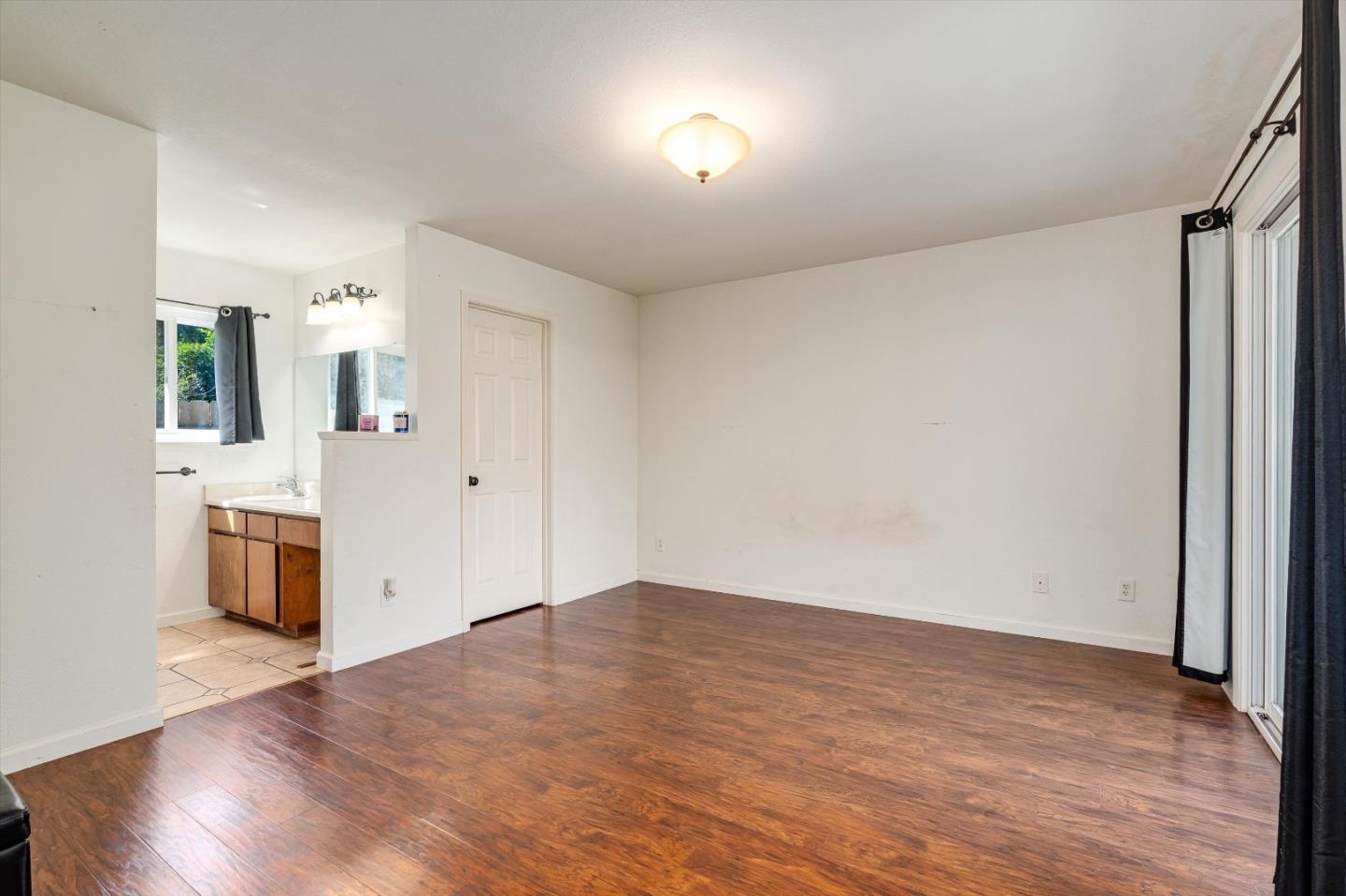 Detail Gallery Image 13 of 19 For 523 Thomas Cir, Suisun City,  CA 94585 - 3 Beds | 2 Baths