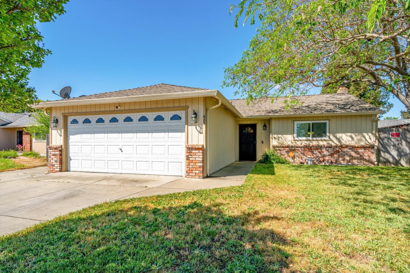 Detail Gallery Image 2 of 19 For 523 Thomas Cir, Suisun City,  CA 94585 - 3 Beds | 2 Baths