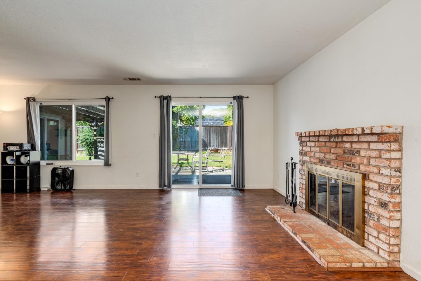 Detail Gallery Image 6 of 19 For 523 Thomas Cir, Suisun City,  CA 94585 - 3 Beds | 2 Baths