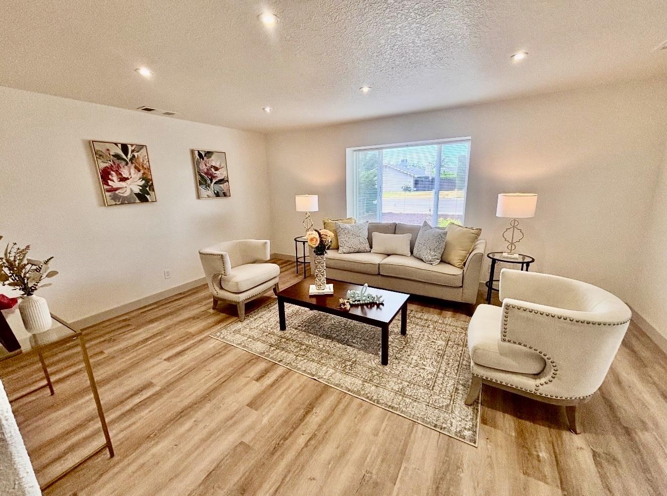 Detail Gallery Image 2 of 12 For 506 N Santa Monica St, Los Banos,  CA 93635 - 3 Beds | 2 Baths