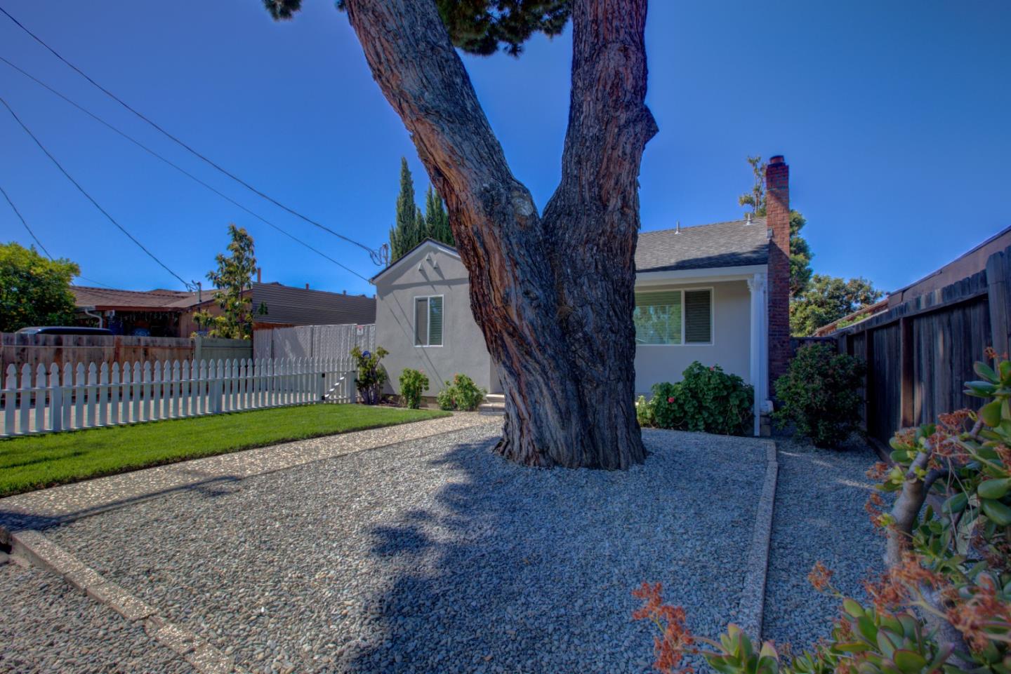 Detail Gallery Image 10 of 58 For 209 Mccreery Ave, San Jose,  CA 95116 - 3 Beds | 2/1 Baths