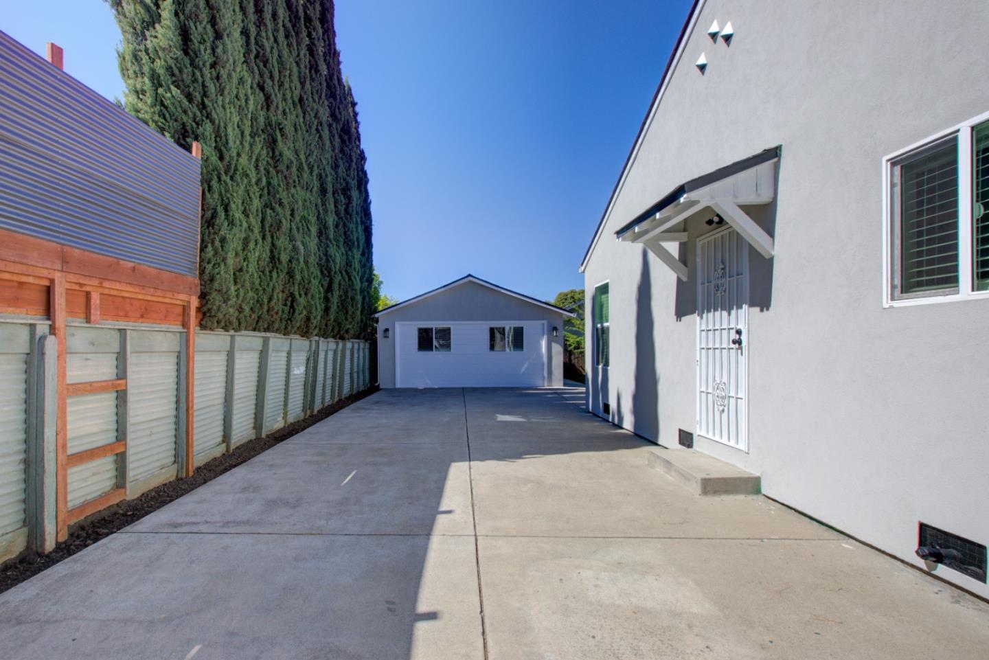 Detail Gallery Image 12 of 58 For 209 Mccreery Ave, San Jose,  CA 95116 - 3 Beds | 2/1 Baths