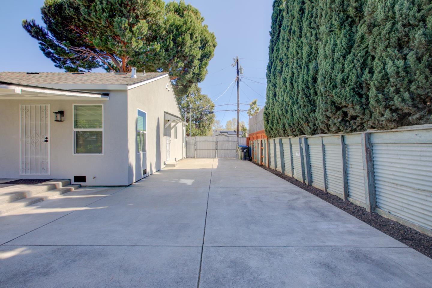 Detail Gallery Image 15 of 58 For 209 Mccreery Ave, San Jose,  CA 95116 - 3 Beds | 2/1 Baths